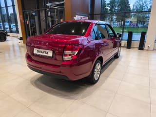 El propietario de un Lada Granta demandó a AvtoVAZ por 2,8 millones de rublos debido a un coche nuevo oxidado