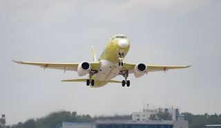 "Superjet" rompió la dependencia de la industria aeronáutica de la URSS al abandonar los astilleros