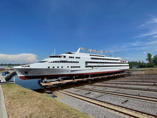 Los barcos de pasajeros para Krasnoyarsk por 8.7 mil millones se han convertido en una construcción prolongada