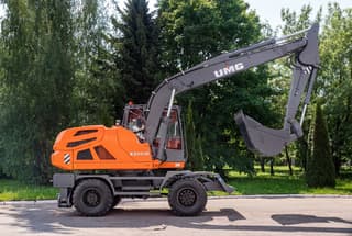 Excavadora de ruedas con cucharón de 1,1 m³ y velocidad de hasta 37 km/h creada en Russia