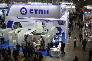 Импортозаместят продукцию DMG MORI, Mazak и Doosan для авиастроения и ОПК: устройство смены заготовок для станков 2000 VH создали в России