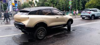 El crossover eléctrico de carbono Voyt SUV de Rosatom se mostró en Moscú