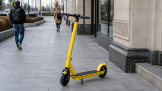 Los patinetes buscan su lugar en la ciudad: el Ministerio de Transporte prepara una solución para las aceras
