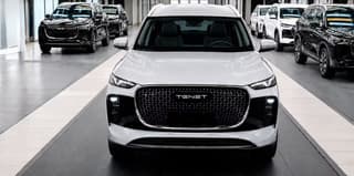 Sales of the five-seater version of the flagship Tenet T8 crossover have started in Russia: how much does it cost?