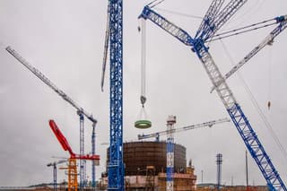 Leningrad NPP-2 Installs Reactor Support Truss - Installation Completed Ahead of Schedule