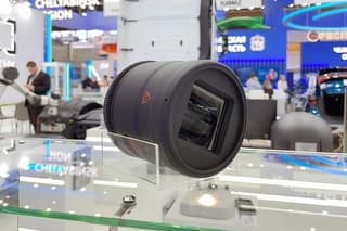 Первый отечественный кинообъектив для сверхширокого кадра представили на «Иннопроме-2026»