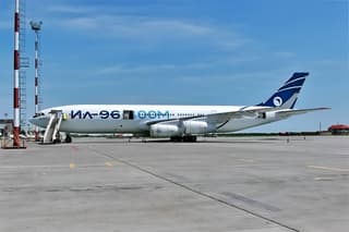 Неликвидный Ил-96-400М возродили, хотя авиакомпании хотят Airbus и Boeing