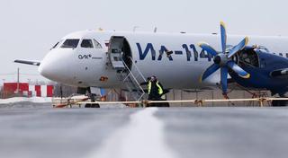 El Il-114-300 con hélices bajas requirió nuevas inyecciones de dinero