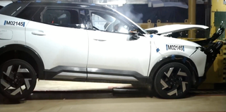 Безопасно с запасом: новый кроссовер АвтоВАЗА Lada Azimut прошёл краш-тесты