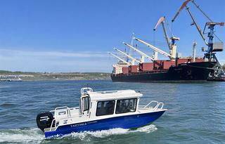 La pequeña embarcación de una sola cubierta "Azimut" del proyecto "Taktika 600K" fue entregada a Rosmorport