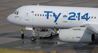 El tercer miembro de la tripulación encarece el Tu-214 en 1.500 millones de rublos al año