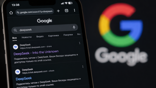 Переписки с DeepSeek попали в Google: Роскомнадзор не стал ограничивать сервис