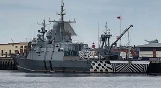 «Каракурты» получили «зебру»: МРК проекта 22800 заметили в камуфляже и с дополнительной защитой от дронов