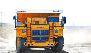 Camiones volquete pesados de las series BELAZ-7513 y BELAZ-7530G enviados a empresas de Kuzbass y los Urales