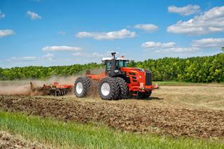 Russian Tractors Hit a Wall with Engines Over 180 HP and Obstacles from China