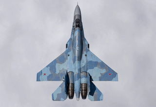 Defying Gravity: "Russian Knights" Put on a Dazzling Show in China to the Song "I Am Russian"
