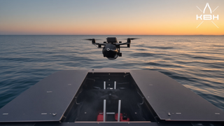 10 lanchas en una "Gazelle": "Ushkuynik" habló sobre el USV "Skorlupa" - portador de drones de fibra óptica