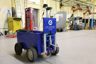 Ahorrará casi 1.500 horas-hombre al año: un robot de reparto desarrollado en la planta de Petrozavodskmash