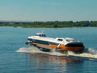 Ship repair stalled by lack of 1500 kW engines