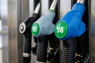 AI-95 gasoline runs out: motorists in Arkhangelsk offered AI-98