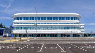 Nuevo terminal inaugurado en el aeropuerto de Barnaul: tres pasarelas de embarque y 13 mostradores