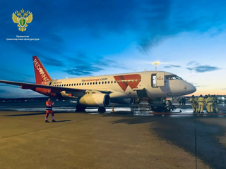 Superjet 100 se ahumó en el estacionamiento de Ekaterimburgo antes de volar a Magnitogorsk