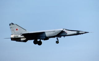 Разведчик МиГ-25 ушёл от американского F-16 на высоте 20 км