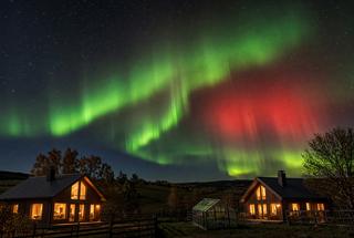 Северное сияние увидели в Подмосковье и на Урале: Землю накрыла самая мощная магнитная буря за 3 месяца