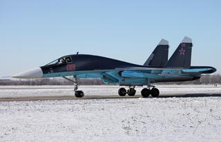 Los ingenieros del Su-34 le pusieron dos ruedas en la nariz al caza, pero no por el terreno