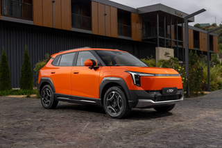 Российский Evolute I-Joy подвинулся: кроссоверы Qiyuan Q05 и Toyota BZ3X возглавили недельный топ продаж электромобилей