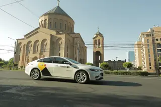 El taxi en Ereván se encarece en medio de fallos de Yandex Go: los pasajeros se quejan de errores en la aplicación