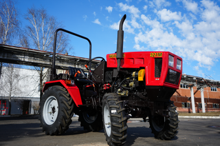 Tractor BELARUS-321M en Cuba: la planta de Bobruisk acordó el suministro de repuestos