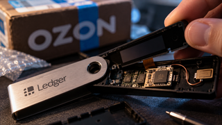 Russian bought a Ledger crypto wallet on Ozon and found a spy chip inside
