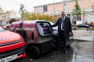 Робот-заправщик для электромобилей заработал в Тверском районе Москвы