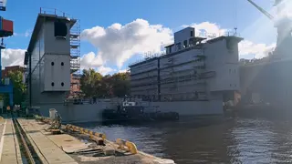 Стыковку на воде нескольких блоков плавучего дока «Капитан Анатолий Ермолаев» начали на ПСЗ «Янтарь»
