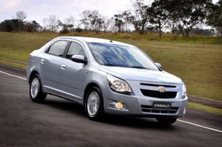 En Rusia han vuelto a vender el sedán económico Chevrolet Cobalt. El precio es de 1,45 millones de rublos, y este precio ya incluye la "automática"
