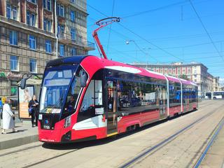 A 95% localized tram, even with an autopilot system. The advanced Russian tram "Nevsky" is presented