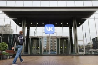 «ВКонтакте» запустила расшифровку видеосообщений в VK-мессенджере. В работе функции участвует сразу три нейросети