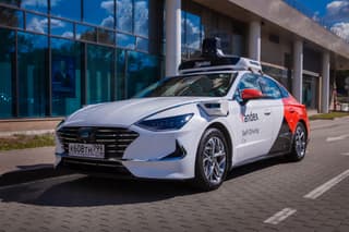 "Yandex" comenzó a probar sus robotaxis en modo autónomo, sin conductor