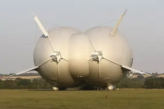 Wind-resistant airship 'Skipper' is being developed in Russia. With a cargo load of 33 tons, it can cover a distance of 3,000 km