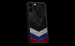 Kremlin, águila bicéfala: Caviar presenta iPhone 15 personalizados