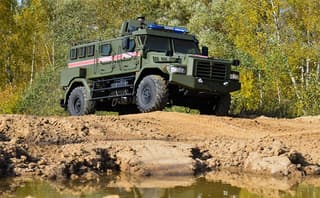 El Ministerio de Defensa de Rusia recibió un lote de vehículos blindados "Patrulla" actualizados