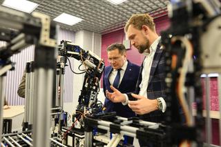 En "Sirius", sobre la base del Centro de Robótica, comienzan a preparar a los futuros trabajadores de la industria atómica