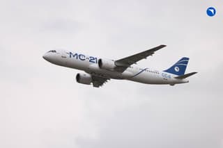 El avión MC-21 realiza su primer aterrizaje automático durante las pruebas