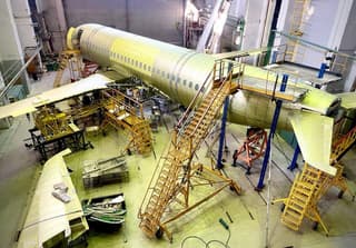 Rosaviación aprueba un nuevo fuselaje para el SJ-100 adaptado a la sustitución de importaciones