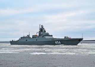 El nuevo buque de guerra universal "Almirante Golovko" llegó a la Flota del Norte