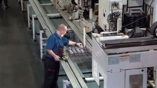 En Rusia, envían a las fábricas de automóviles a los condenados a trabajos forzados