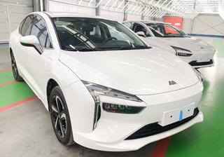 Автотор представил свой первый электрический седан «Амберавто A5» с запасом хода 520 км