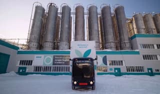 Camiones de carga eléctricos no tripulados rusos comienzan a operar para la industria petroquímica