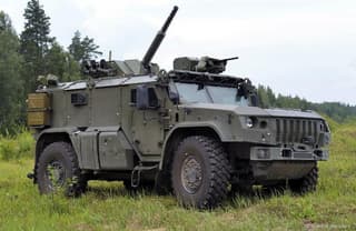 Более 10 выстрелов в минуту на 6 километров — что может российский самоходный миномёт «Дрок»